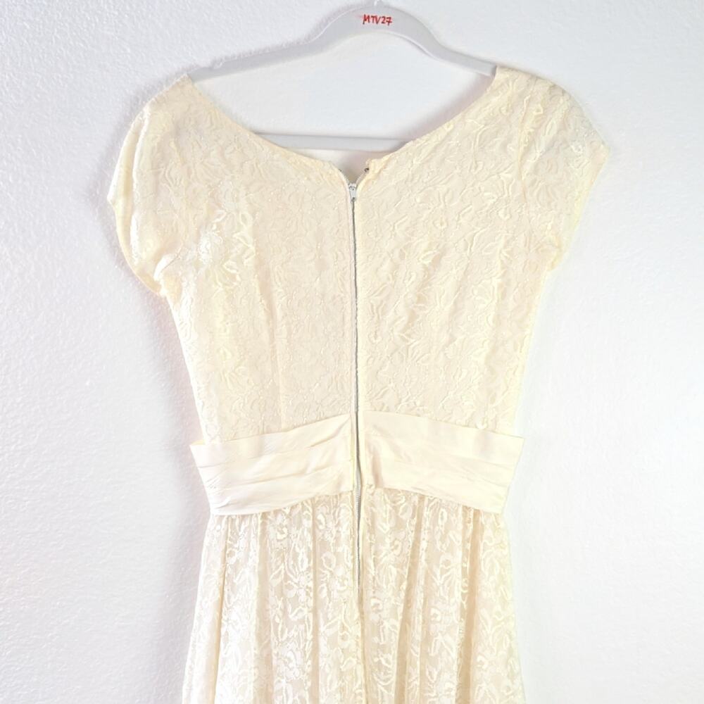 Vintage Ivory lace wedding dress v-neckline  full skirt XS-0-2 - Picture 7 of 9